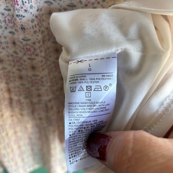 Banana Republic large sleeveless floral top - Picture 6 of 6